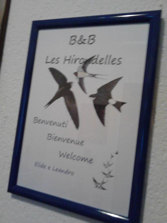 Les Hirondelles room 2